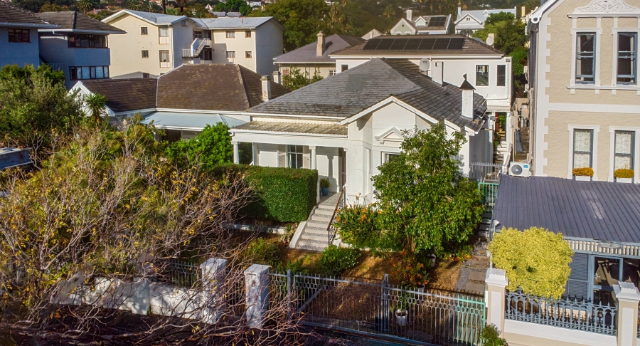 4 Bedroom Property for Sale in Gardens Western Cape